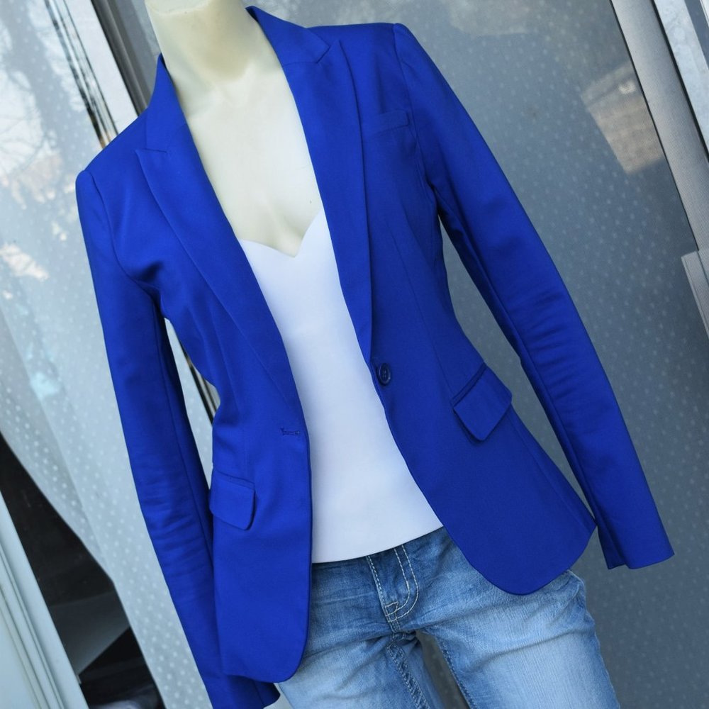 APT.9 Royal blue blazer. women suit jacket . elegant blazer size 2